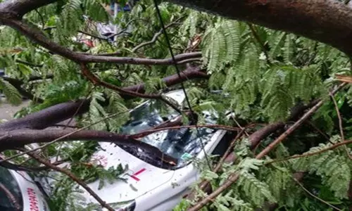 Heavy rains in Maharashtra: ఆ రాష్ట్రంలో కరోనాతో పాటు కుమ్మేస్తున్న వర్షాలతో ప్రజలు బేజారు! Heavy rains in Maharashtra: ఆ రాష్ట్రంలో కరోనాతో పాటు కుమ్మేస్తున్న వర్షాలతో ప్రజలు బేజారు!