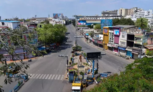 Self lockdown in Warangal district: స్వచ్చందంగా లాక్ డౌన్.. ఉమ్మడి వరంగల్ జిల్లలో వ్యాపారుల నిర్ణయం!