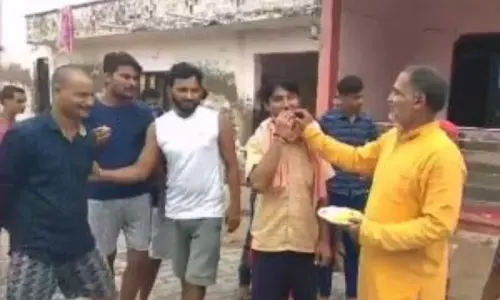 Vikas dubey encounter: వికాస్ దూబే మరణంతో అతని గ్రామంలో పండగొచ్చింది!