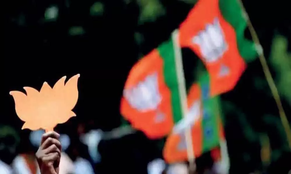 MP Congress MLA Pradyuman Singh Quits Party: కాంగ్రెస్ కు మరో షాక్.. బీజేపీలోకి ఎమ్మెల్యే