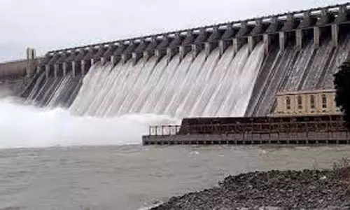Krishna River: కృష్ణమ్మకు వరద.. నిండుతున్న ప్రాజెక్టులు Krishna River: కృష్ణమ్మకు వరద.. నిండుతున్న ప్రాజెక్టులు