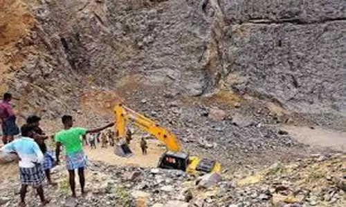 illegal Excavations in Quarries: క్వారీల్లో ఇష్టారాజ్యంగా తవ్వకాలు.. జరిమానా విధిస్తున్న విజిలెన్స్ స్క్వాడ్