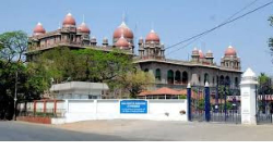 ఖైదీలను విడుదల చేయాలని హైకోర్టు లో పిల్ ఖైదీలను విడుదల చేయాలని హైకోర్టు లో పిల్