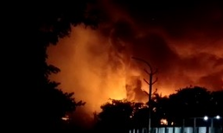 విశాఖపట్నం ఫార్మాసిటీలో భారీ పేలుడు:భయాందోళనల్లో ప్రజలు విశాఖపట్నం ఫార్మాసిటీలో భారీ పేలుడు:భయాందోళనల్లో ప్రజలు