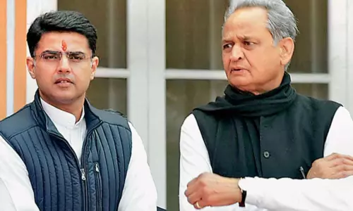 Rajasthan Political Crisis: రసవత్తరంగా రాజస్థాన్ రాజకీయం Rajasthan Political Crisis: రసవత్తరంగా రాజస్థాన్ రాజకీయం