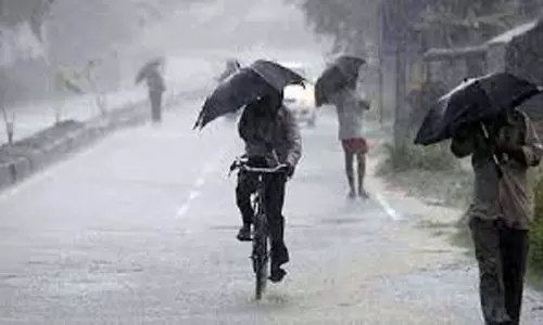 Weather Update: మరో రెండు రోజుల పాటు వర్షాలు.. కొనసాగుతున్న రుతువపనాల ప్రభావం Weather Update: మరో రెండు రోజుల పాటు వర్షాలు.. కొనసాగుతున్న రుతువపనాల ప్రభావం