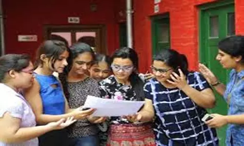 Changes in Inter Exam Pattern: ఇంటర్ పరీక్షల్లో మార్పులు.. ఏడాదికి మూడు ఆన్లైన్ పరీక్షలు? Changes in Inter Exam Pattern: ఇంటర్ పరీక్షల్లో మార్పులు.. ఏడాదికి మూడు ఆన్లైన్ పరీక్షలు?