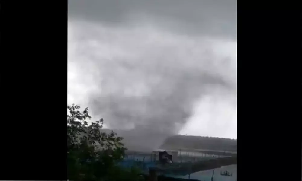 Tornado Form in Yanam : యానాంలో అద్భుత దృశ్యం
