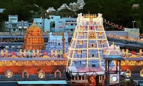 Corona Effect on TTD: తిరుమల దర్శనాలు నిలిచిపోనున్నాయా? టీటీడీలో 170 వరకు కరోనా కేసులు నమోదు Corona Effect on TTD: తిరుమల దర్శనాలు నిలిచిపోనున్నాయా? టీటీడీలో 170 వరకు కరోనా కేసులు నమోదు