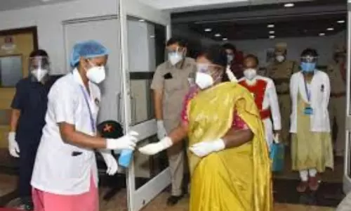 Tamilisai Soundararajan Launched Plasma Bank: ఈఎస్ఐలో ప్లాస్మా బ్యాంకును ప్రారంభించిన గవర్నర్ Tamilisai Soundararajan Launched Plasma Bank: ఈఎస్ఐలో ప్లాస్మా బ్యాంకును ప్రారంభించిన గవర్నర్