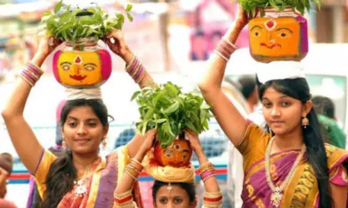 Laldarwaza Bonalu Festival 2020: ఘనంగా లాల్ దర్వాజ బోనాల ఉత్సవాలు... Laldarwaza Bonalu Festival 2020: ఘనంగా లాల్ దర్వాజ బోనాల ఉత్సవాలు...