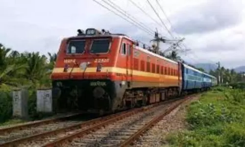 Trains speed will Increase in AP: ఏపీలో పెరగనున్న రైలు వేగం.. గంటకు 130 కి.మీల వరకు Trains speed will Increase in AP: ఏపీలో పెరగనున్న రైలు వేగం.. గంటకు 130 కి.మీల వరకు