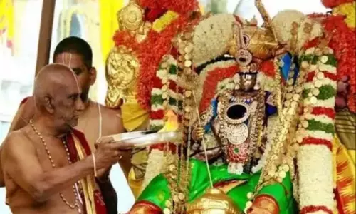 TTD Effect with Corona: కరోనాతో టీటీడీ మాజీ ప్రధాన అర్చకులు. మృతి! TTD Effect with Corona: కరోనాతో టీటీడీ మాజీ ప్రధాన అర్చకులు. మృతి!