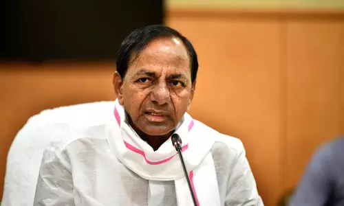 CM KCR Review on Coronavirus: హైకోర్టు వ్యాఖ్యలు బాధకలిగిస్తున్నాయి.. సీఎం కేసీఆర్ తో అధికారులు! CM KCR Review on Coronavirus: హైకోర్టు వ్యాఖ్యలు బాధకలిగిస్తున్నాయి.. సీఎం కేసీఆర్ తో అధికారులు!