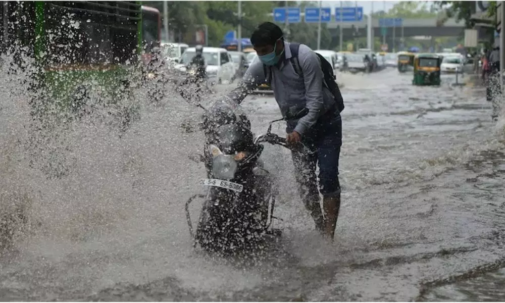 Heavy Rains in Hyderabad: రాష్ట్రరాజధానిలో కుండపోత వర్షం