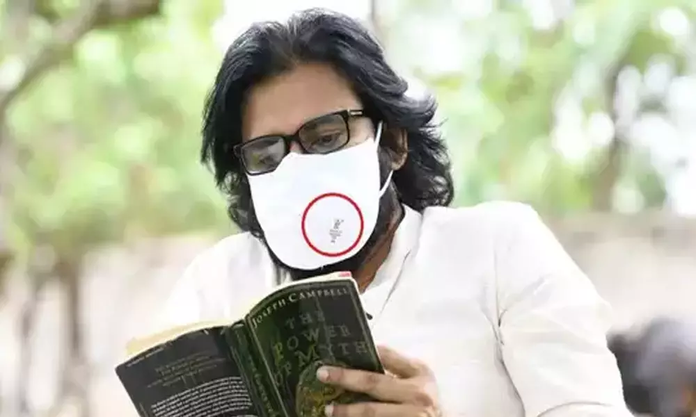 Pawan Kalyan Mask Goes Viral: పవన్ కళ్యాణ్ మాస్క్ పైన సోషల్ మీడియాలో ఆసక్తికరమైన చర్చ!