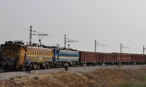 First Cargo Express : త్వరలో దక్షిణ మధ్య రైల్వే కార్గో ఎక్స్‌ప్రెస్‌ ప్రారంభం