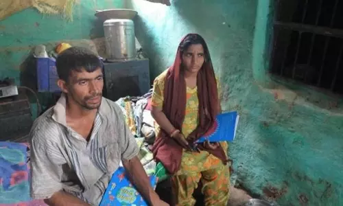 Farmer Sold Cow for Sons Online Classes: పిల్లల ఆన్లైన్ క్లాసుల కోసం ఆవును అమ్మేశాడు Farmer Sold Cow for Sons Online Classes: పిల్లల ఆన్లైన్ క్లాసుల కోసం ఆవును అమ్మేశాడు