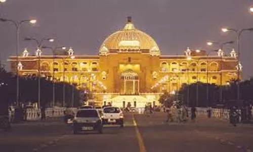 Rajasthan CM Ashok Gehlot: అవసరమైతే ప్రధాని ఇంటి ముందు ధర్నా.. రాజస్థాన్ సీఎం నిర్ణయం Rajasthan CM Ashok Gehlot: అవసరమైతే ప్రధాని ఇంటి ముందు ధర్నా.. రాజస్థాన్ సీఎం నిర్ణయం