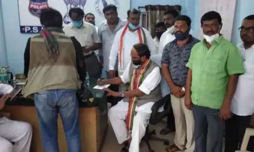 Uttam Kumar Reddy Arrested: ఉద్రిక్త‌త‌గా ఛలో మల్లారం.. ఉత్త‌మ్ స‌హా ప‌లువురు నేత‌ల అరెస్టు