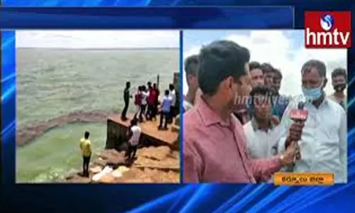 Heavy Rains In Kurnool District: వర్షపు నీటితో కనువిందు చేస్తున్న ప్రాజెక్టులు Heavy Rains In Kurnool District: వర్షపు నీటితో కనువిందు చేస్తున్న ప్రాజెక్టులు