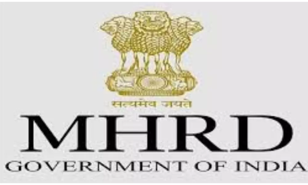MHRD Survey On Schools Reopen: పాఠశాలలు ఇప్పుడే ప్రారంభించాల..వద్దా
