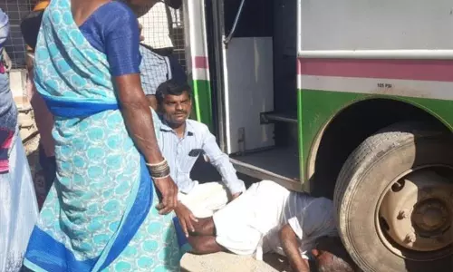 Farmer protest In Yadadri: న్యాయం చేయాలంటూ రైతు ఆత్మహత్యాయత్నం