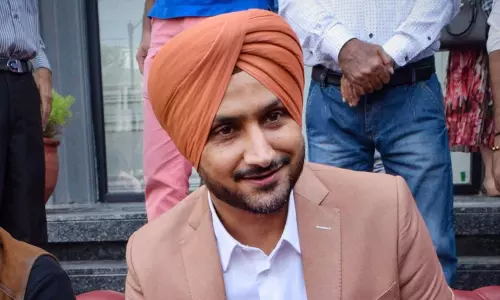 Harbhajan Singh Shocked By Electricity Bill: చుట్టుపక్కల వాళ్లందరి బిల్లు నాకే వేశారా!