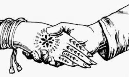 Corona Effect on Marriages: కరోనా టెస్టులు చేయిస్తేనే పెళ్లి.. కొన్నిచోట్ల సతాయిస్తున్న అధికారులు Corona Effect on Marriages: కరోనా టెస్టులు చేయిస్తేనే పెళ్లి.. కొన్నిచోట్ల సతాయిస్తున్న అధికారులు