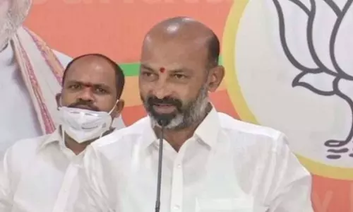 Bandi Sanjay fire on Asaduddin owaisi:  ఓవైసీపై బండి సంజయ్ ఆగ్రహం