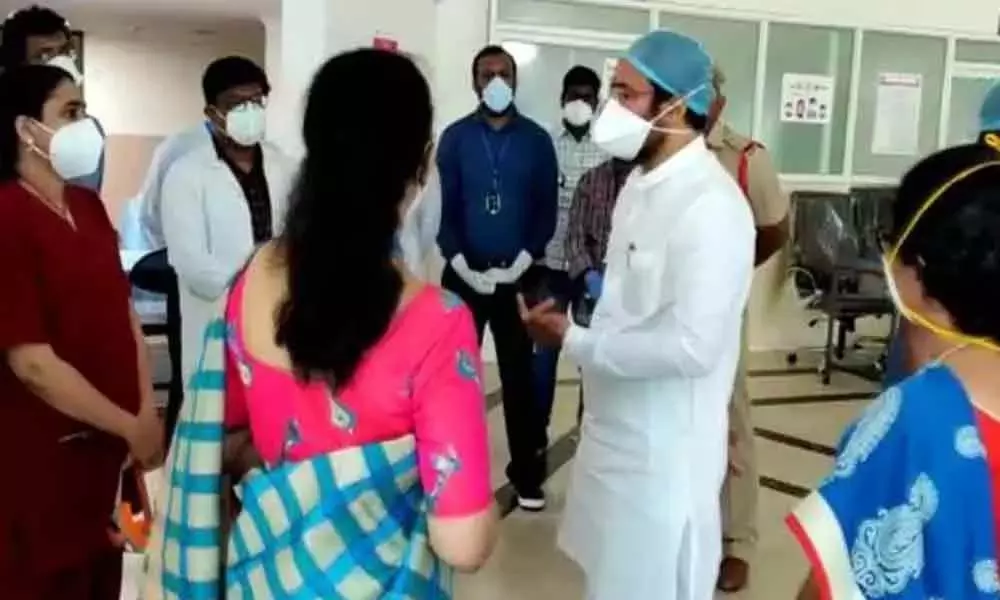 Kishan Reddy Visits Covid Hospitals: కోవిడ్ ఆసుపత్రుల్లో కిషన్ రెడ్డి పర్యటన