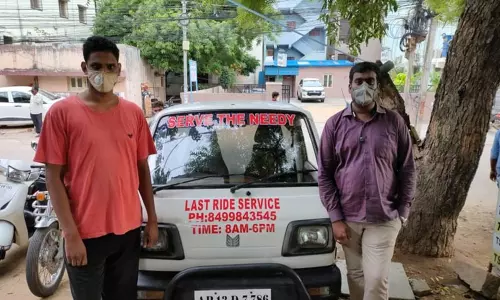 Hyderabad Youth Voluntary Services in Corona Pandemic: కరోనా మృతుల అంతిమ సంస్కారాల్లో హైదరాబాద్ యువత స్వచ్చంద సేవ!