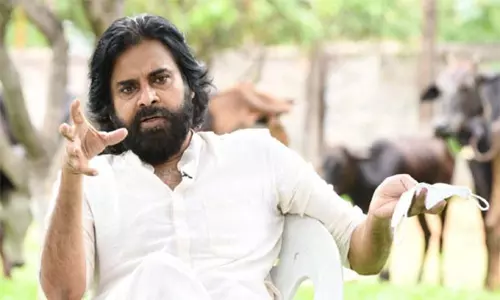 Pawan Kalyan on AP Three Capitals: 3 రాజధానులకు ఇది సమయం కాదు: పవన్‌