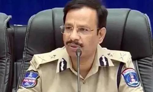 CP Sajjanar Started Sanghamitra Program : సంఘమిత్ర కార్యక్రమాన్ని ప్రారంభించిన సీపీ సజ్జనార్ CP Sajjanar Started Sanghamitra Program : సంఘమిత్ర కార్యక్రమాన్ని ప్రారంభించిన సీపీ సజ్జనార్