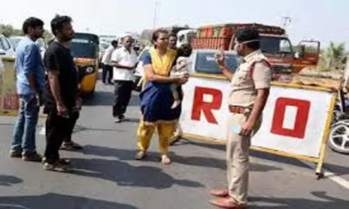 AP Border E Pass: ఏపీ సరిహద్దు వద్ద సడలించిన నిబంధనలు..