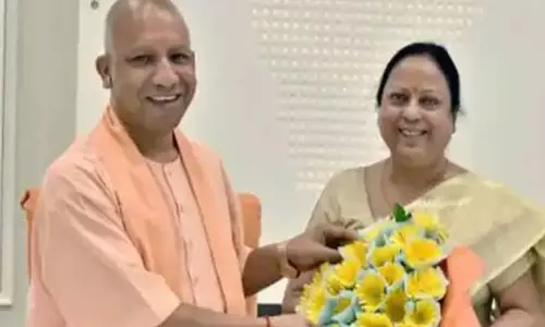 Minister Kamal Rani Varun Dies : కరోనా సోకి యూపీ విద్యాశాఖ మంత్రి మృతి!