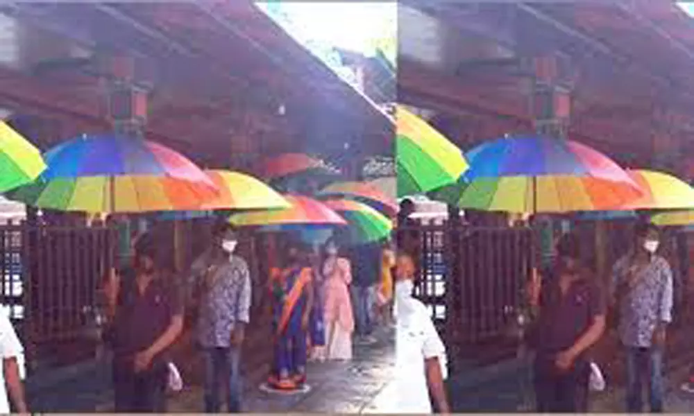 Devotees Must Bring Umbrella: గొడుగుంటేనే దర్శనం.. పెద్దమ్మ తల్లి ఆలయంలో నిబంధన