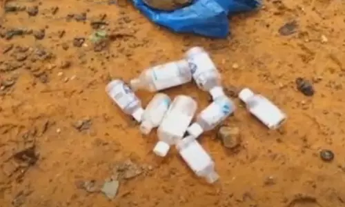 Three People Lost Life: కడప జిల్లాలో శానిటైజర్‌ తాగి ముగ్గురి మృతి