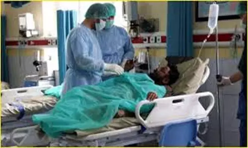 Revoking Corona Treatment Permission: ప్రైవేటు ఆస్పత్రులపై కొరడా.. డక్కన్ ఆస్పత్రిలో కరోనా చికిత్సలు నిలిపివేత