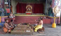 భద్రాచలంలో ప్రత్యేక పూజలు భద్రాచలంలో ప్రత్యేక పూజలు