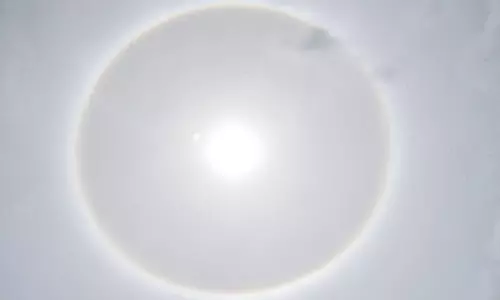 Ring Around Sun in Nizamabad : ఆకాశంలో అద్భుతం..సప్తవర్ణాలతో సూర్యుని చుట్టూ ఇంద్రధనస్సులా వృత్తం