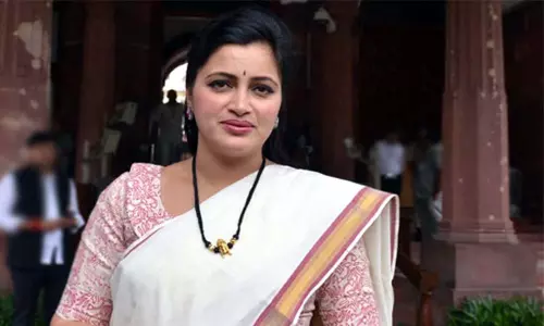 Navneet Kaur Tests Positive For Covid 19: నటి, ఎంపీ నవనీత్ కౌర్ కు కరోనా పాజిటివ్..