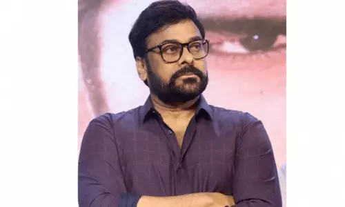 Chiranjeevi consoles Paruchuri Venkateswara Rao : పరుచూరి వెంకటేశ్వరరావును పరామర్శించిన చిరంజీవి