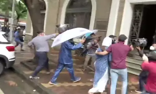 Sushant Singh Rajput Death Case:ఈడీ విచారణకు హాజరైన రియా చక్రవర్తి