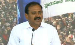 బాధితులను పరామర్శించిన ఎమ్మెల్యే భూమన కరుణాకర్ రెడ్డి బాధితులను పరామర్శించిన ఎమ్మెల్యే భూమన కరుణాకర్ రెడ్డి