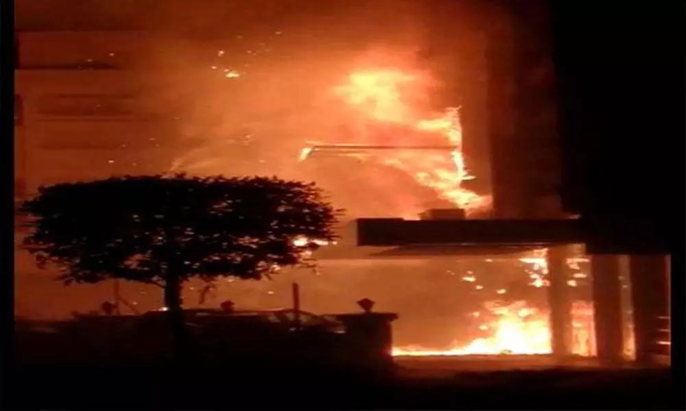 Fire Accident in Vijayawada: విజయవాడ హోటల్ లో అగ్ని ప్రమాదం..