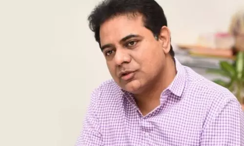 Ask me పేరుతో ట్విట్టర్లో నెటిజన్ల ప్రశ్నలకు సమాధానం ఇస్తున్న మంత్రి కేటీఆర్