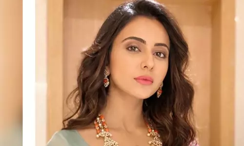 Rakul To Play Karnam Malleswari Biopic  : కరణం మల్లీశ్వరి బయోపిక్‌లో రకుల్‌?