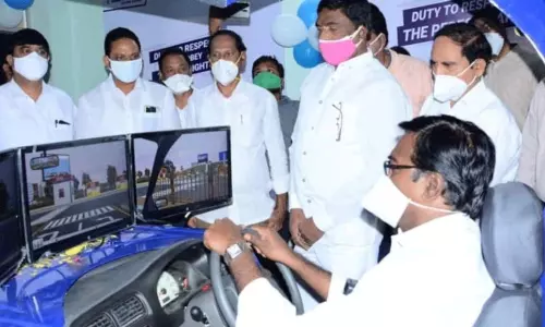 ఖమ్మంలో డ్రైవింగ్ సిమ్యులేటర్... ప్రారంభించిన మంత్రి పువ్వాడ ఖమ్మంలో డ్రైవింగ్ సిమ్యులేటర్... ప్రారంభించిన మంత్రి పువ్వాడ