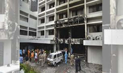 స్వర్ణ ప్యాలెస్ ఘటనపై ఈరోజు తుది నివేదికలు సమర్పించనున్న కమిటీలు స్వర్ణ ప్యాలెస్ ఘటనపై ఈరోజు తుది నివేదికలు సమర్పించనున్న కమిటీలు